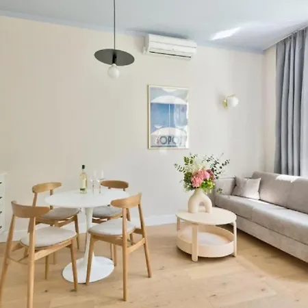 Aparthotel Dom & House Unique