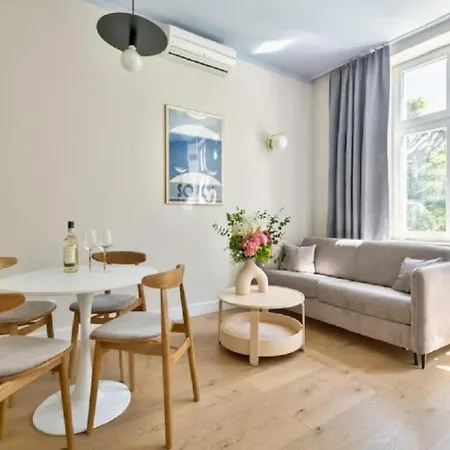 Aparthotel Dom & House Unique 3*