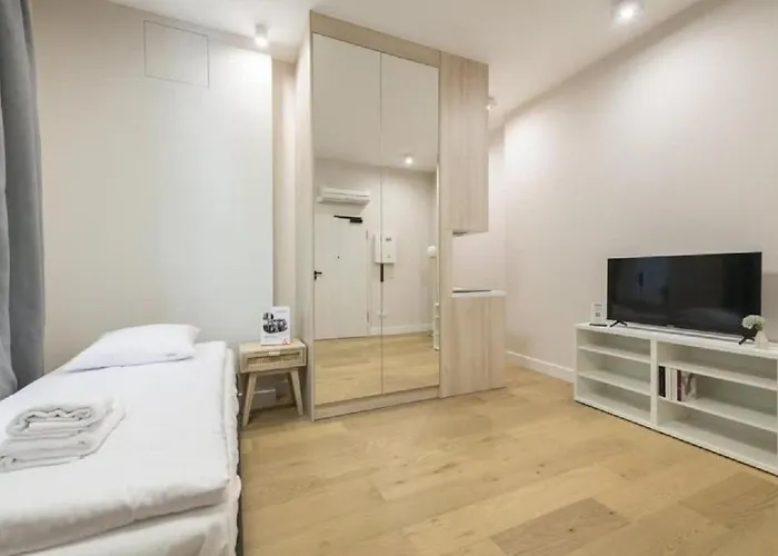 מלון דירות Dom & House Unique 3*